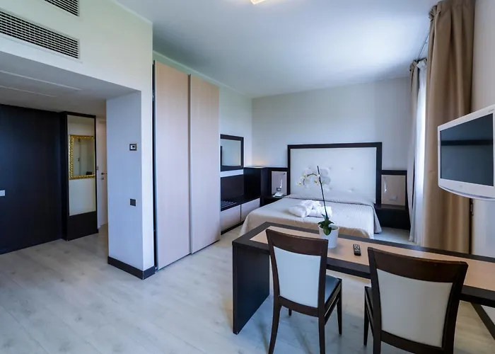 أجنحة إليت الفندقية 4*