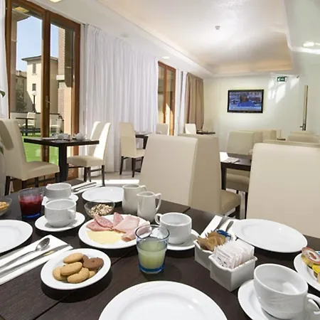 伊利特套房酒店 4* 博洛尼亚