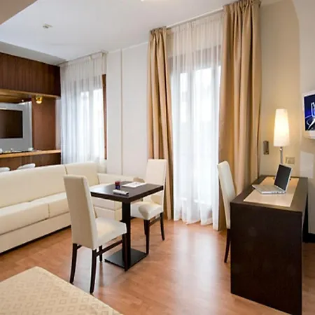 スイート エリート 4*